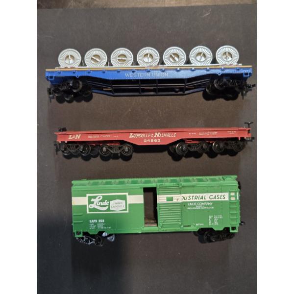 Three HO Scale Train Cars In Excellent Condition