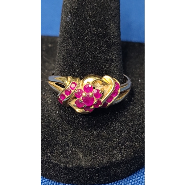 Vintage 10K Gold Ruby Flower Ring - Size 10.5 - Weight: 3.7g