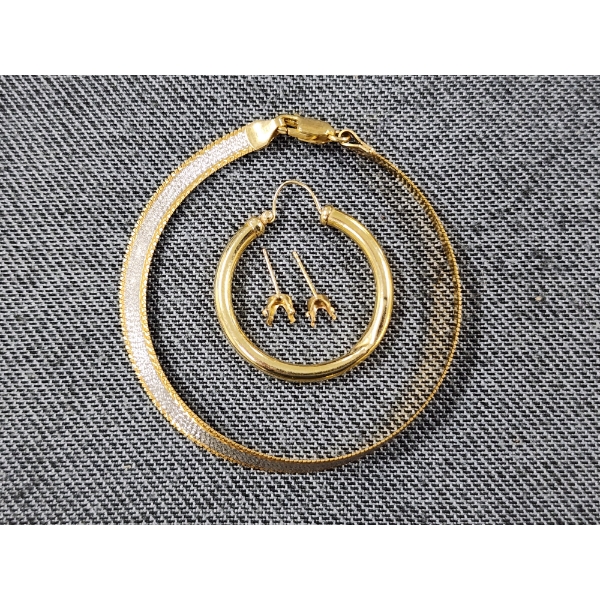 Lot of Assorted 10K Jewelry Ft. Earrings & Bracelet/Anklet Weighing A Total of 6.1 Grams