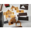 Image 8 : Vintage Tyco Electric Train Set with Cars, Tracks, and Accessories