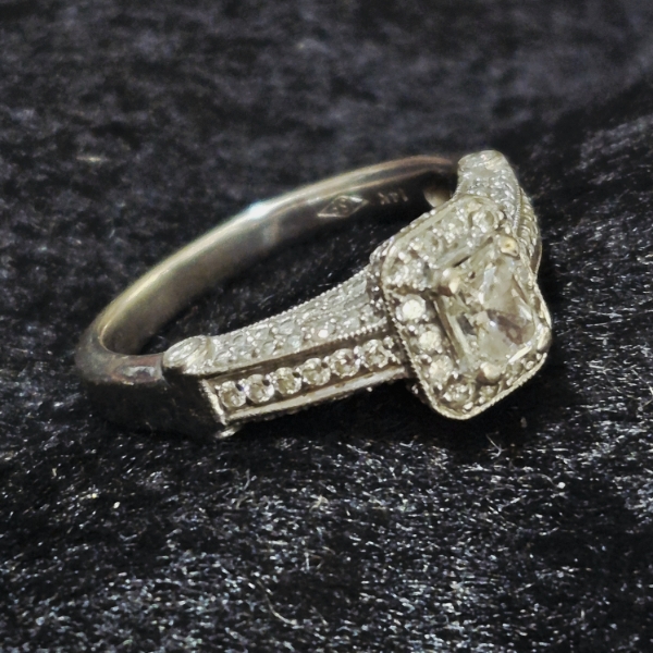 Gorgeous Sz 7.25 14K WG Ladies Diamond Ring 3.5mm by 5mm Main Stone - 55+ Total Diamonds 4.6 Grams