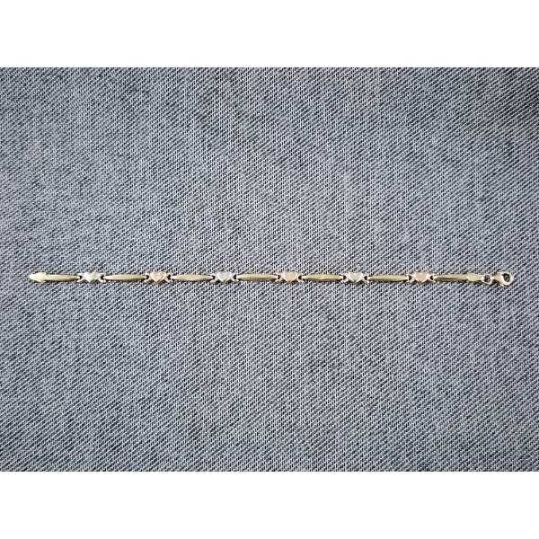10K Yellow Gold Bracelet With Heart Shaped Accents ~ Weighs 3 Grams 