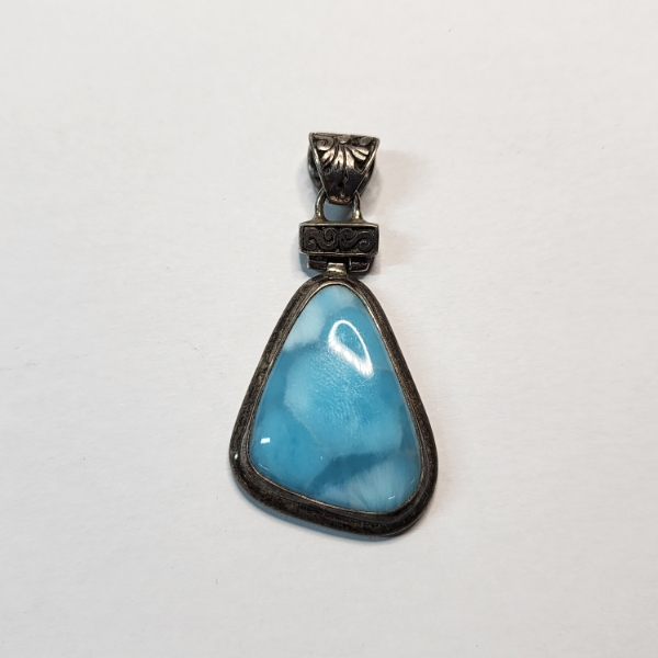 Sterling Silver Pendant with Large Blue Stone TW: 12.1g