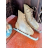 Image 3 : Cool 14" Eskimo Nutcracker & Wooden Ice Skates