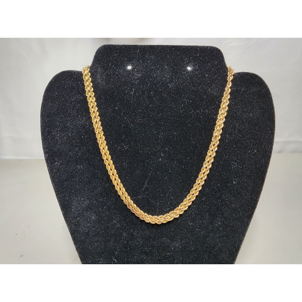 Lovely 14K Gold Chain Necklace Weighing 7.6 Grams