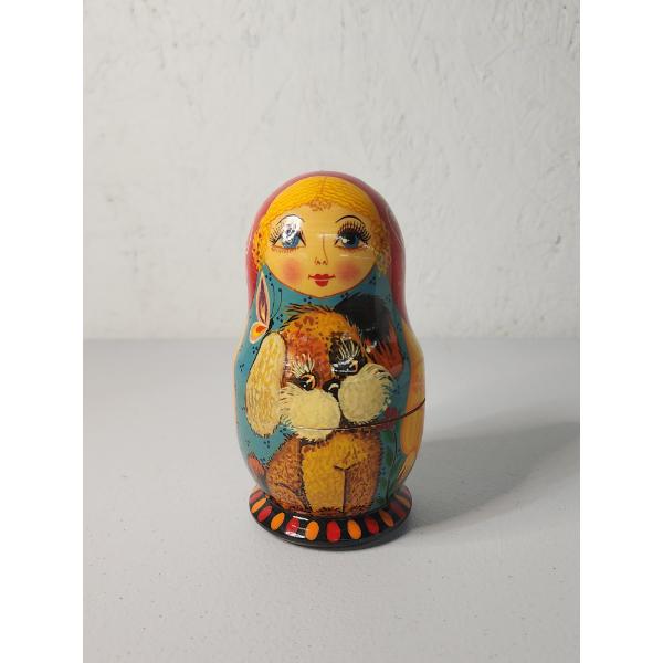 Hand-Painted Wood 5 Piece Russian Nesting Dolls - Excellent Condition