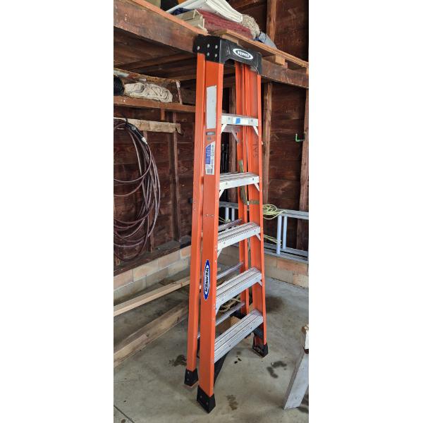 PICKUP IN CANTON - LIKE NEW - 6 FT WERNER STEP LADDER - SEE PICS
