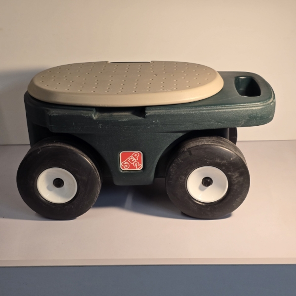 Step 2 Rolling Garden Cart - Good Condition - 22" L x 12" W x 11" H