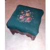 Image 2 : Nice Green & Floral Upholstered 20" x 20" by 16" Tall Ottoman In Excellent Condition
