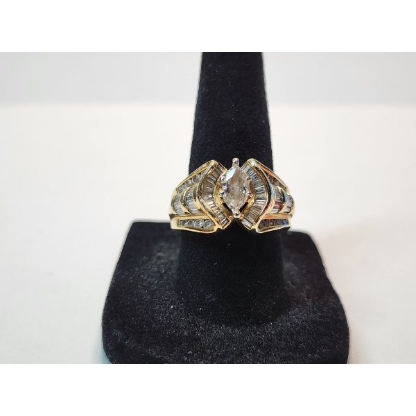 Beautiful Vintage-Style 14K Yellow Gold Diamond Cocktail Ring - Size 7 - TW: 9.4g