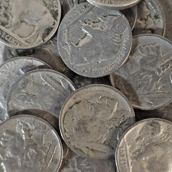Collection Of Assorted Circulated Vintage United States 5¢ V/Buffalo Nickel Coins FV: $.80