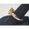 Image 2 : Gorgeous 10K Gold Ring with Large Princess Citrine-Style Gemstone - Size 7.5 - TW: 2.9g
