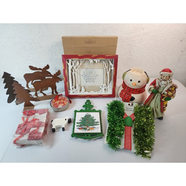 Lot of Christmas/Winter Collectibles and Decor