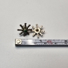 Image 3 : Sterling Silver Sunburst-Style Green Stone Stud Earrings - Total Weight: 1.9g