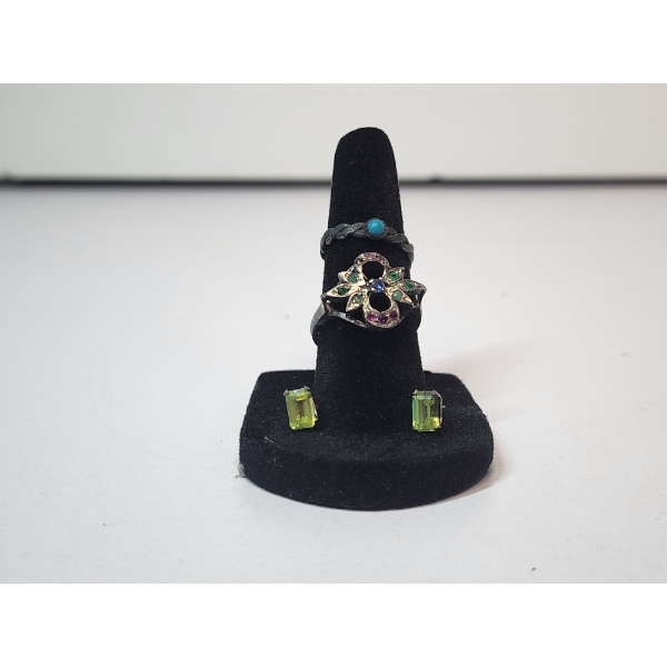 Sterling Silver Rings and Earrings Set - Total Weight: 5.1g