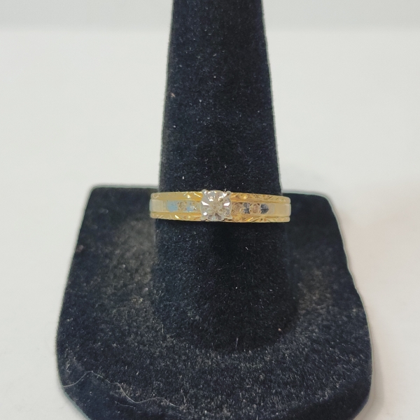 10K Yellow Gold Solitaire-Style Ring - Size 7 - TW: 1.8g