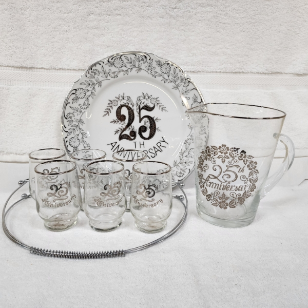 Nice, Never Used 25th Anniversary Plate & Glass Set Featuring Plate & Handle, 6 Glasses & Pitcher