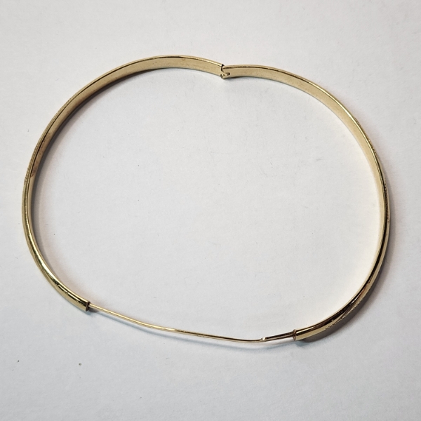 Gorgeous 14K Gold Engraved Bangle Bracelet Total Weight: 3.7g