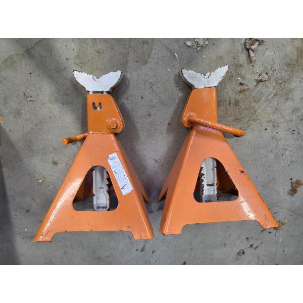 PICKUP IN CANTON - Great Condition Auto Jack Stands
 (All Items noting "Pickup In CANTON" will be av