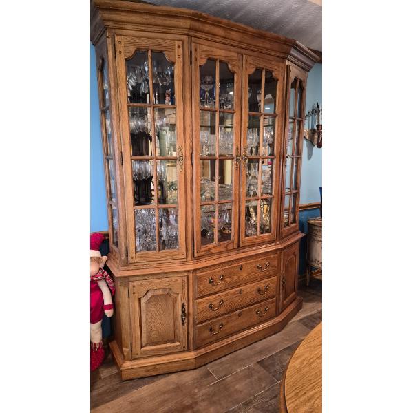 Gorgeous Solid Oak China Cabinet - Curio - Mirrored Back In Fabulous Condition