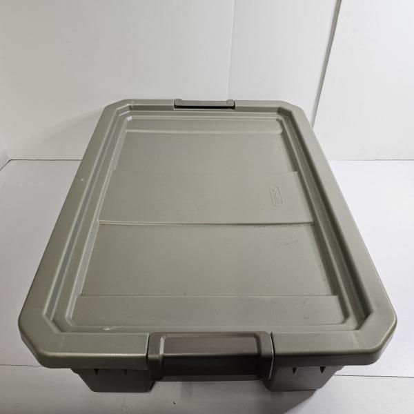 Heavy-Duty Plastic Sterilite Storage Tote (10 gal.)