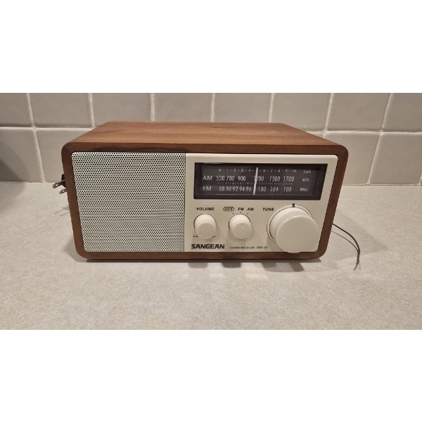 Sangean AM/FM Radio - Vintage Style