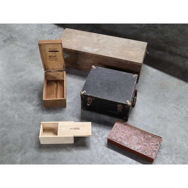 Unique Vintage Box Collection 