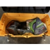 Image 4 : Porter Cable Electric Sander w/ Sanding Pads and Toolbox - Tested and Works