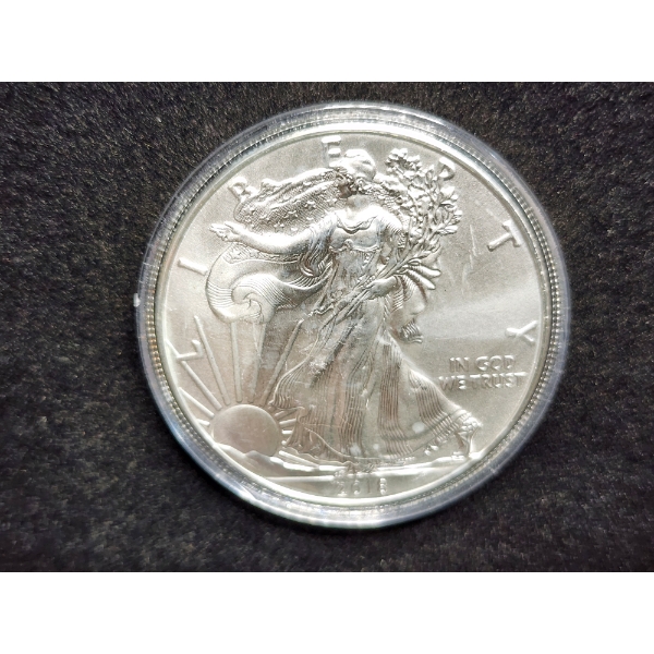 1 Oz .999 Fine Silver 2018 American Eagle Round in Capsule Protector