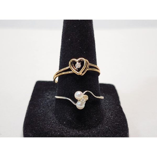 Two 10K Gold Rings: Size 7 Yellow Gold Heart Ring, Sise 9.5 White Gold Pearl Ring TW: 1.9g