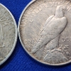 Image 4 : Two 1922-D United States Silver Peace Dollars - 90% Silver