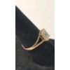 Image 3 : 14K Yellow Gold Ring With Clear Baguette Cut Stone - Size 6 - Weight: 1.5g