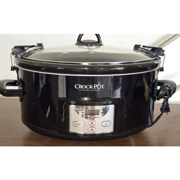 Crockpot with Lid Clips for Travel