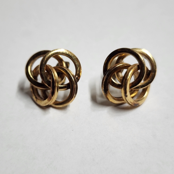 Nice 14K Gold Earring Set Weighing 3.5 Grams Total 
