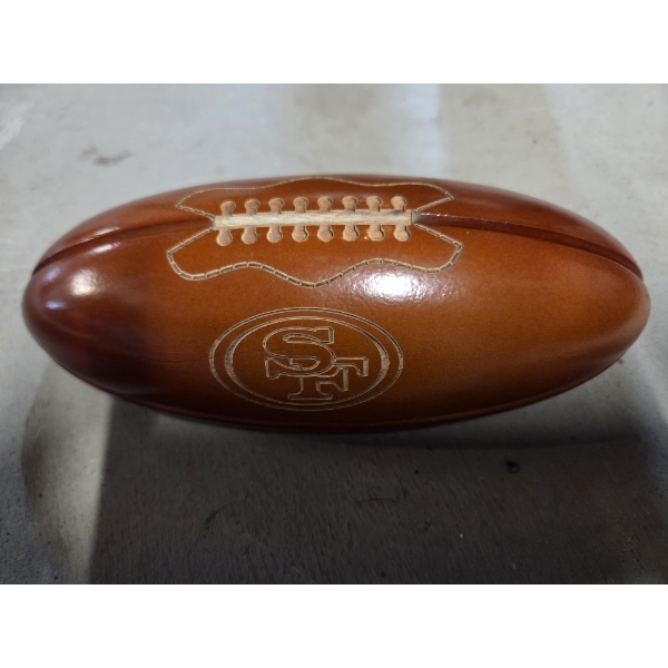 Unique Wood San Francisco 49ers Pen And Holder In Excellent Condition