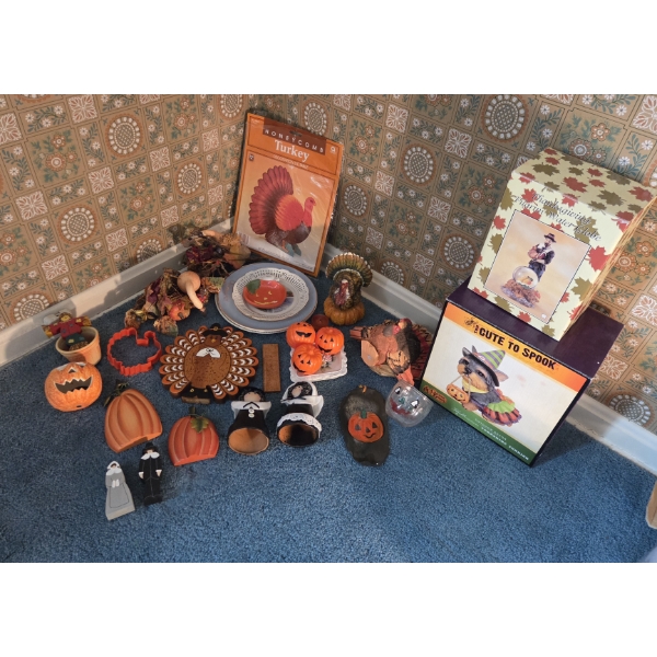 PICKUP IN CANTON -  Excellent Collection Of Halloween And Thanksgiving Decorations 