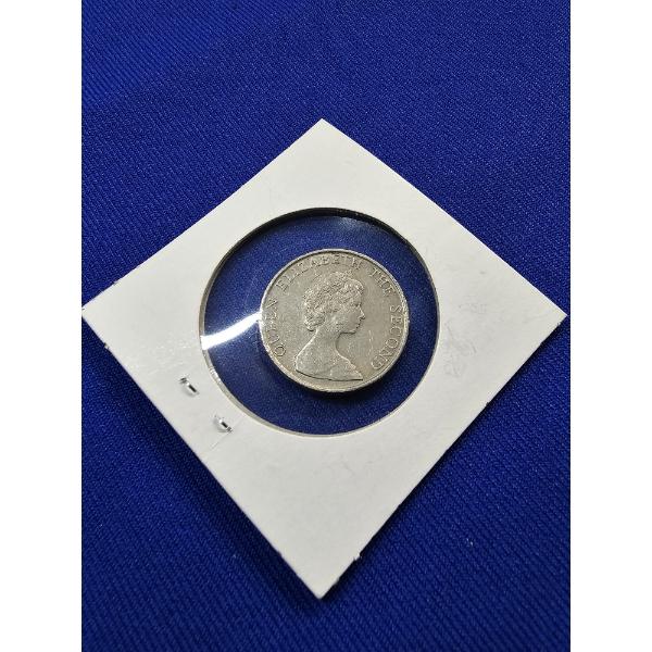 1982 HONG KONG 5 Dollars - Great Condition in Protective Sleeve