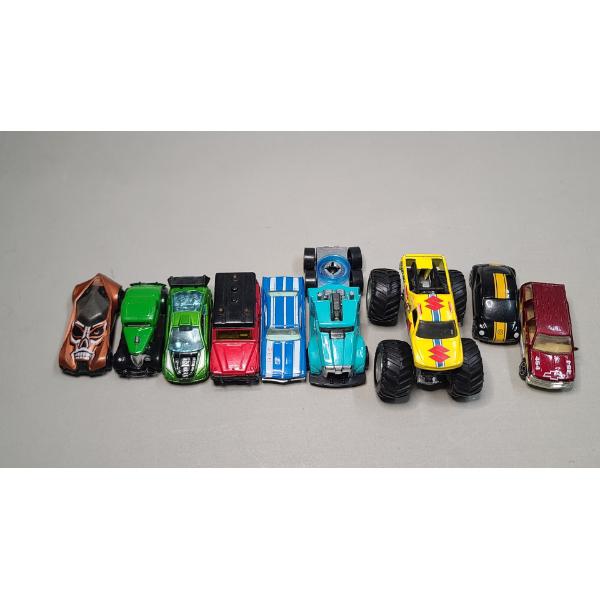 Assorted Collection Of Hot Wheels & Matchbox Die-cast Toy Vehicles