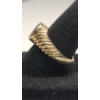 Image 3 : 14K Yellow Gold Ribbed Bombe Style Ring With Amethyst - Size 7 - Total Weight: 5.2g