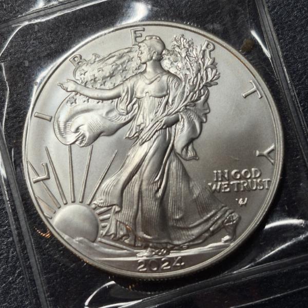 2024 United States Uncirculated Silver .999 1 Oz Eagle