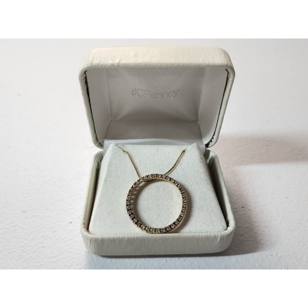 Gorgeous 14K Yellow Gold Circle 18in Necklace Total Weight: 2.9g