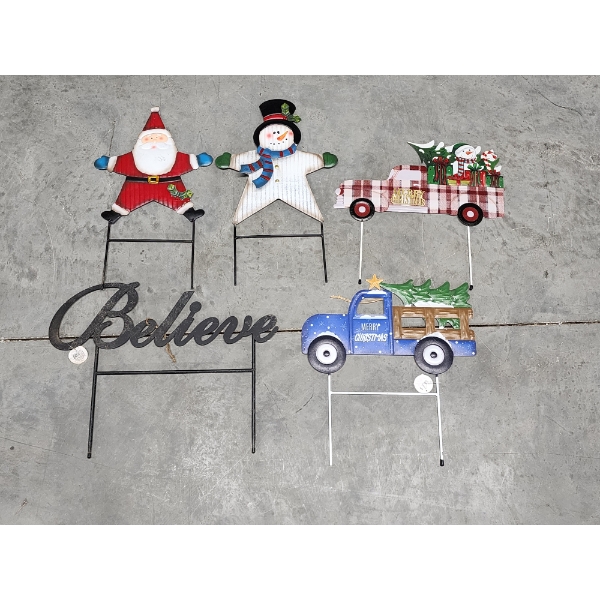 Lot of (5) Outdoor Christmas/Holiday Metal Signs/Stakes - See Photos/Description for Details! 