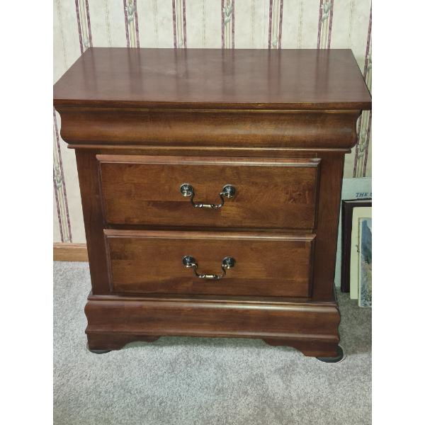 Louisville Home Pickup - Two Drawer Night Stand 28" by 28" by 17"  Excellent Condition

NOTE:  All i