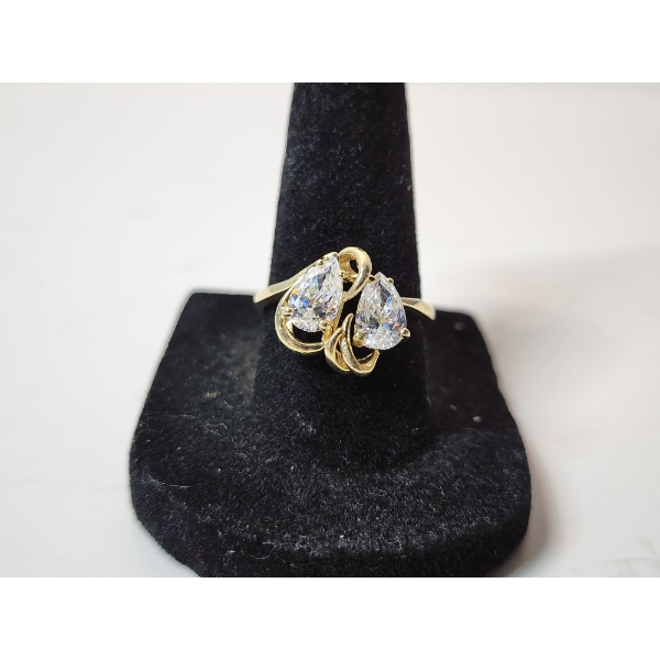 14K Yellow Gold Ring with 2 Large Teardrop Stones - Total Weight 3.1g - Size 8.5