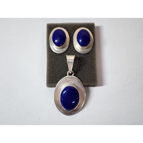 Sterling Silver Blue Stone Pendant and Earrings Set TW: 30.3g