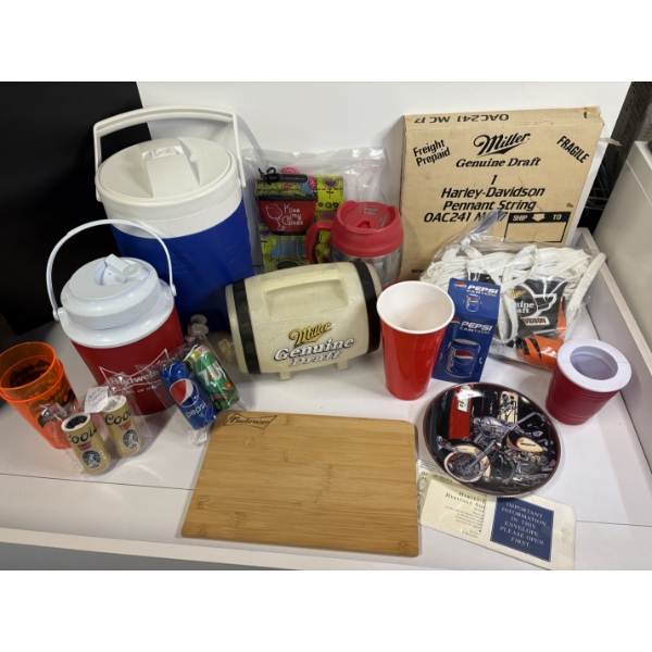 Beer Coolers Igloo- Budweiser - Miller - Miller Harley- Davidson Pennant String - Mug