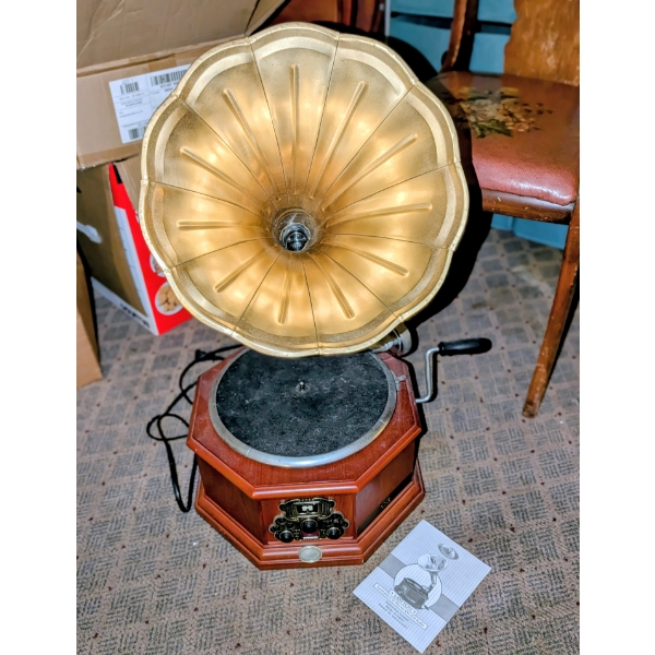 Like New Lawton Replica Turntable CD Player And Radio