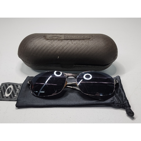 Solaray Sunglasses With Oakley Hard Case & Microfiber Bag