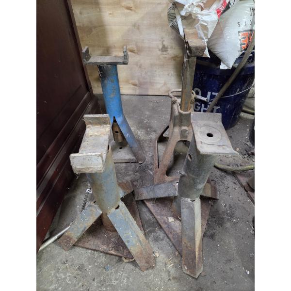 Pick Up Is Off Site- 115 Ely St. Alliance Oh. Four Metal Jack Stands In Great Condition