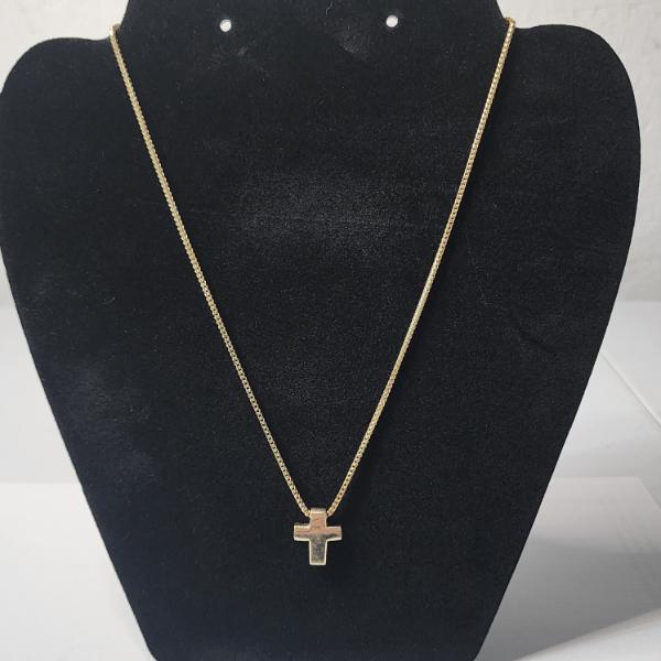 14K Gold 16.5" Chain Necklace with 14K Gold Cross Pendant Total Weight: 12.0g
